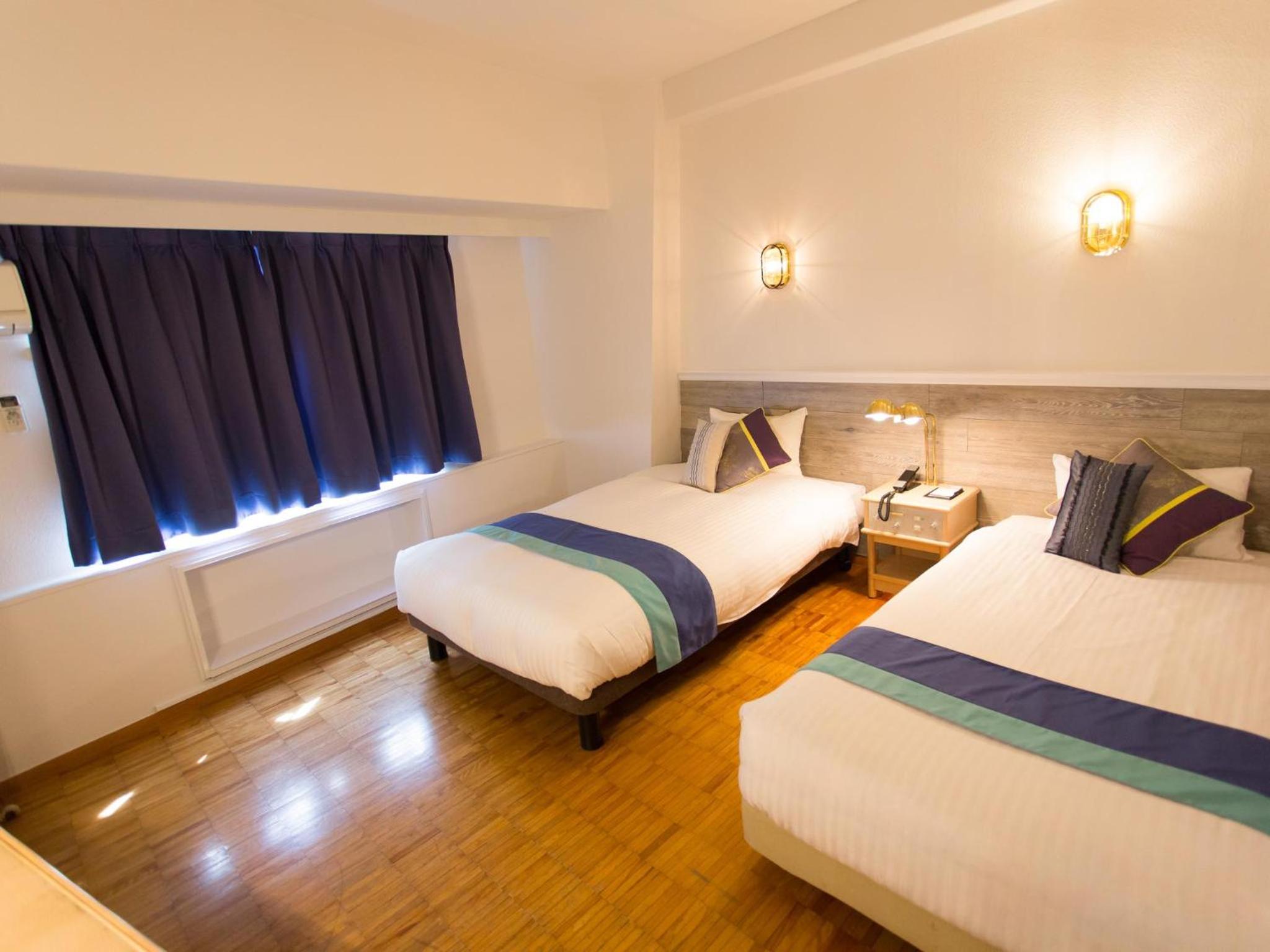 Standard, Twin Beds