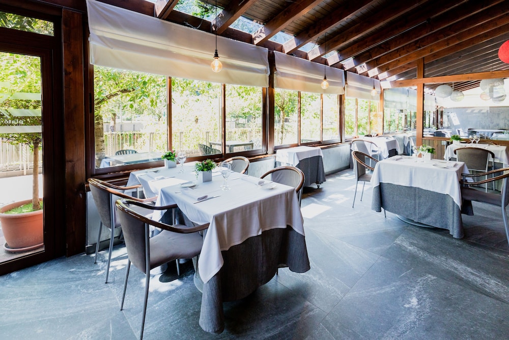 Acta Arthotel 44/50