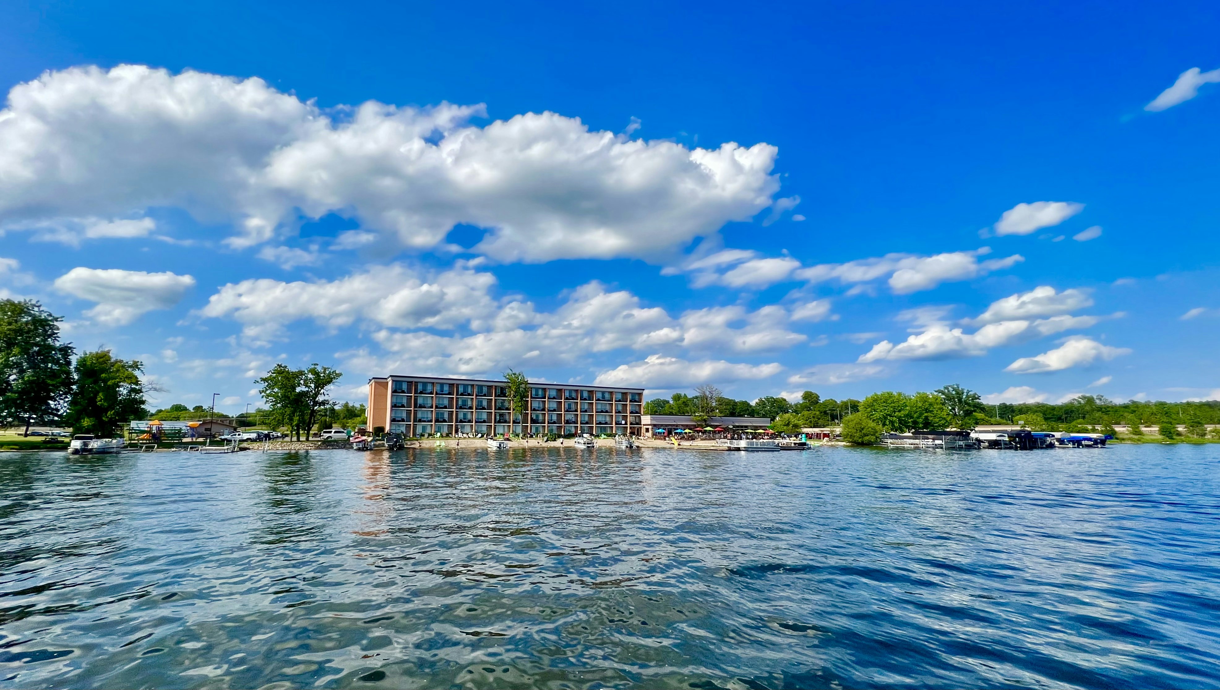 Holiday Inn Detroit Lakes 60/67