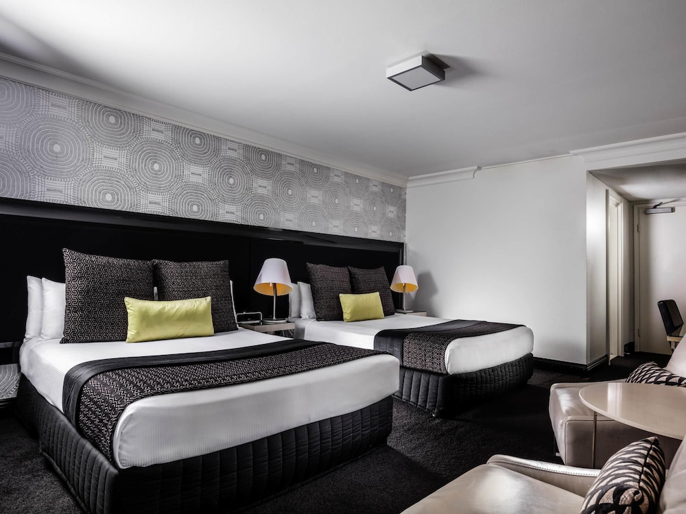 DELUXE, TWIN BEDS