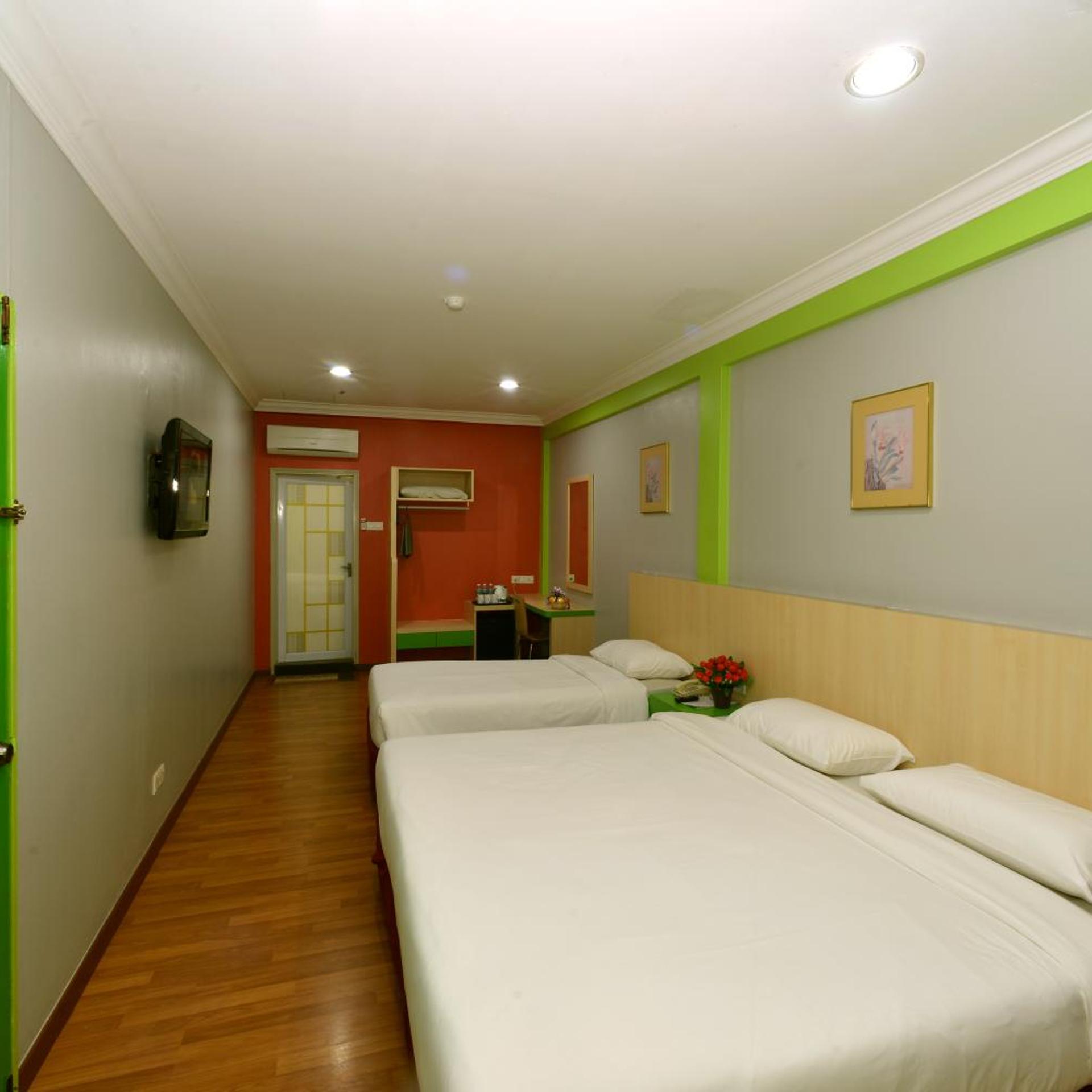 3 Rooms, Premium, Family