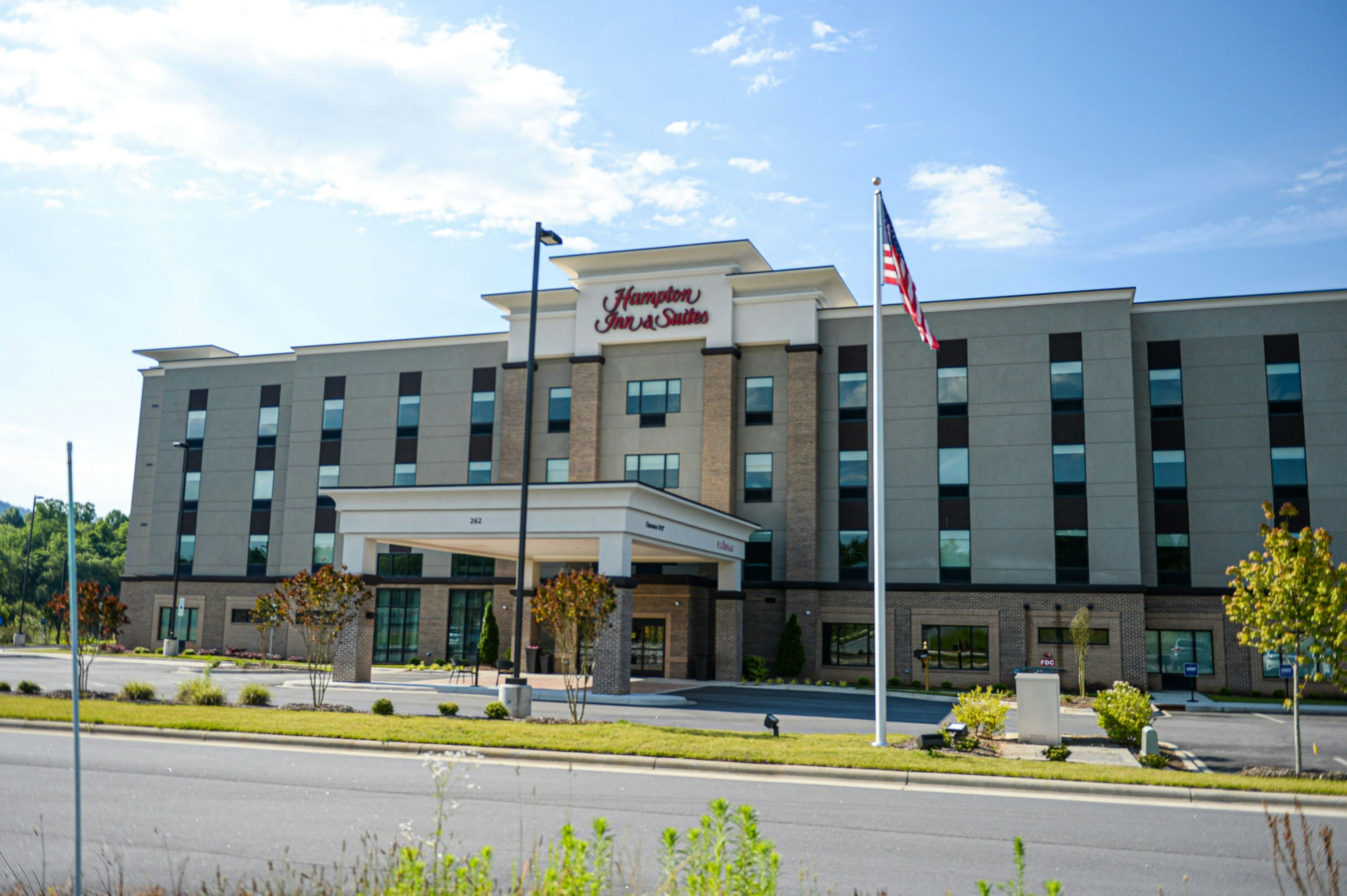 Hampton Inn Suites Lenoir Nc 5/76