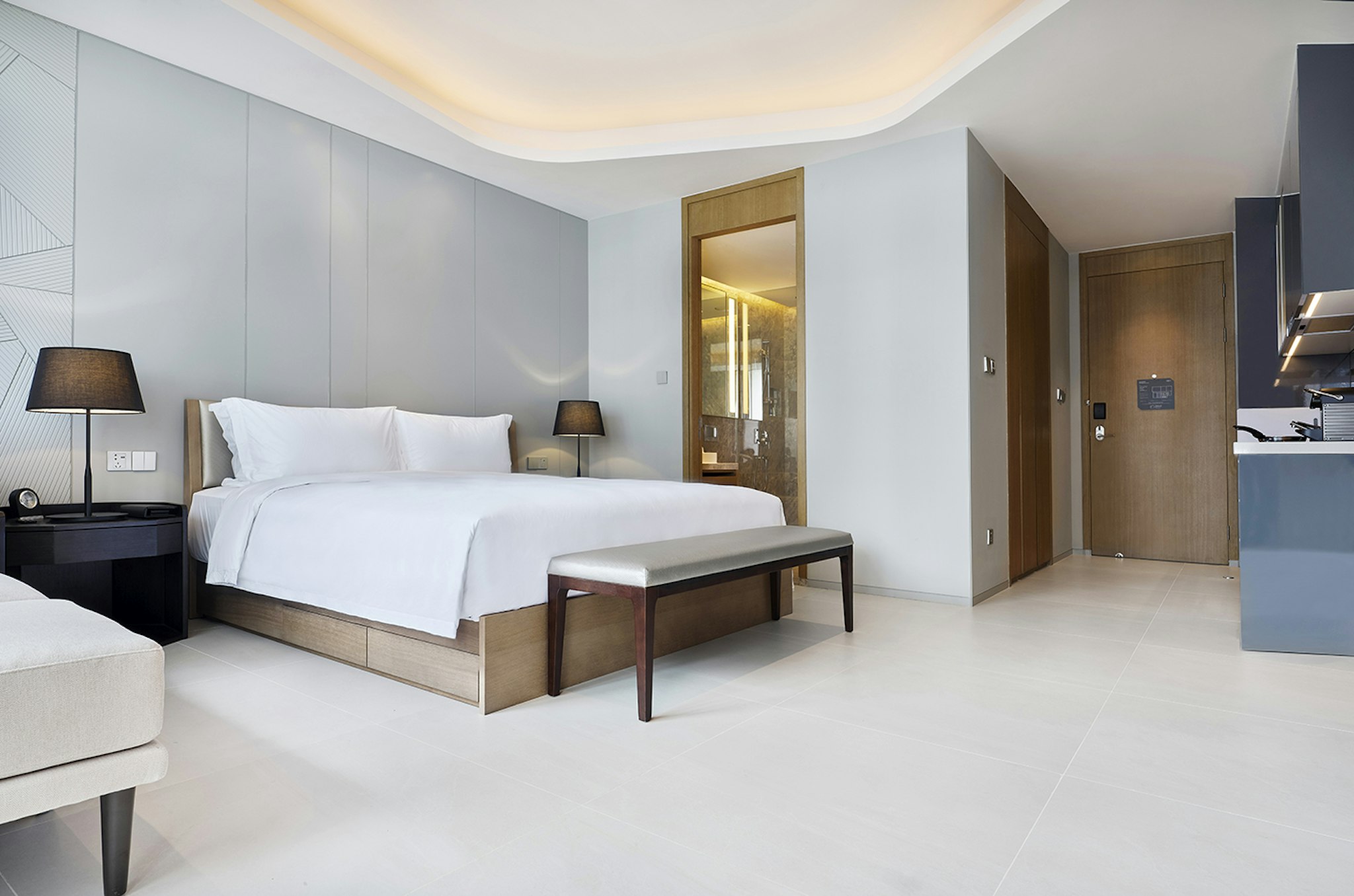 Oakwood Apartments Sanya 8/25