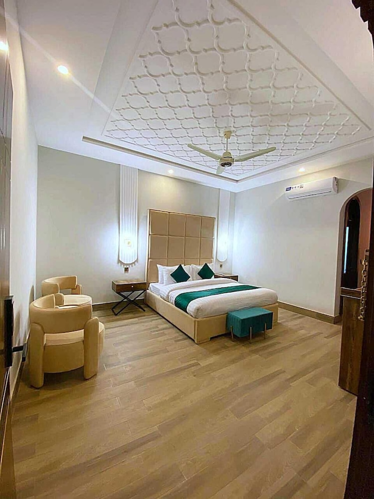 Grand Shalimar Hotel 16/47