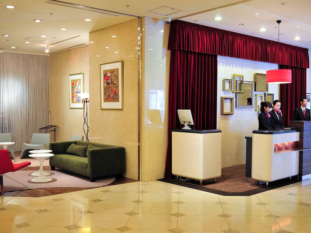 MERCURE YOKOSUKA 6/70