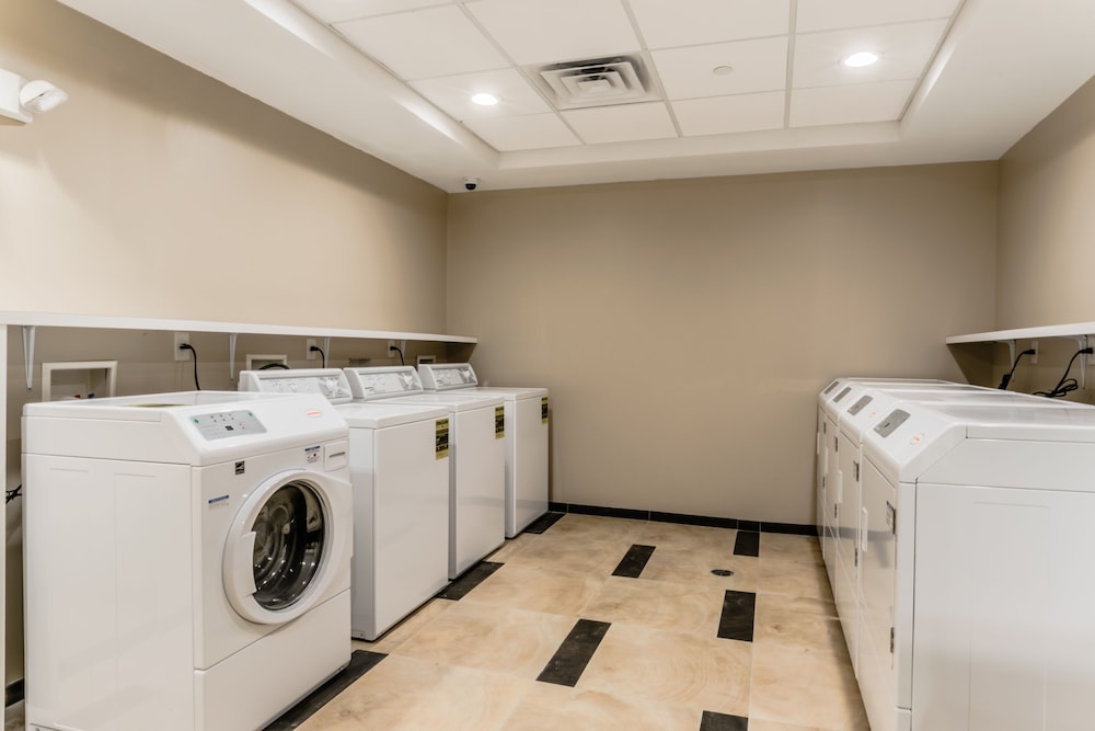 CANDLEWOOD SUITES HARTFORD DOWNTOWN 10/22