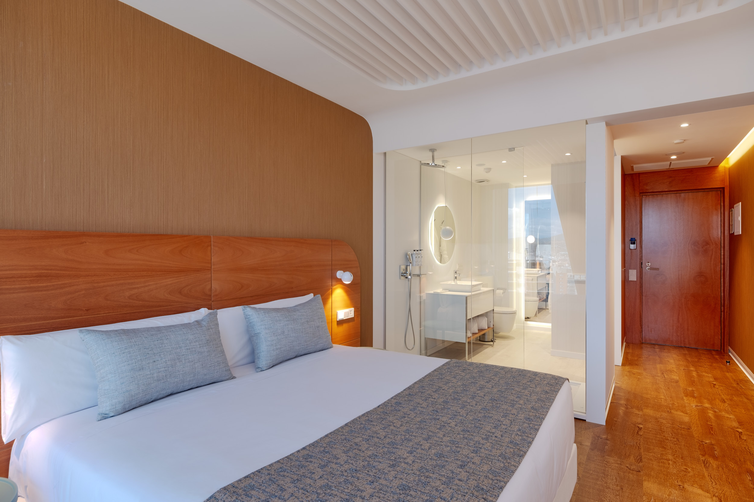 Room, Double or Twin Bed, Sea View