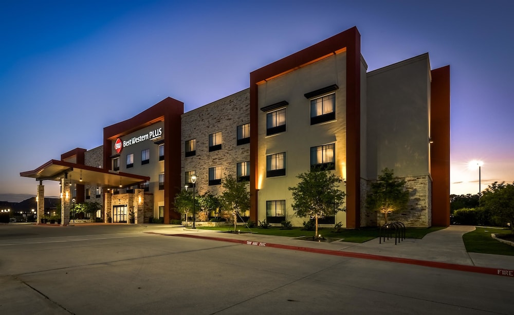 Best Western Plus College Station Inn and Suites 7/35