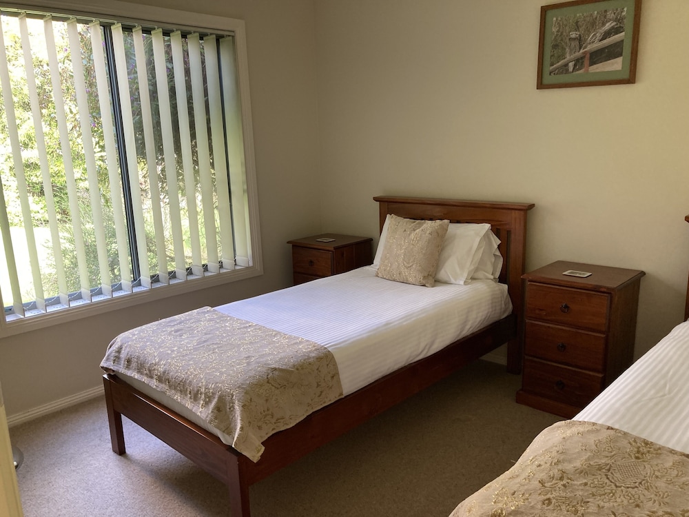 Clarendon Chalets 6/50