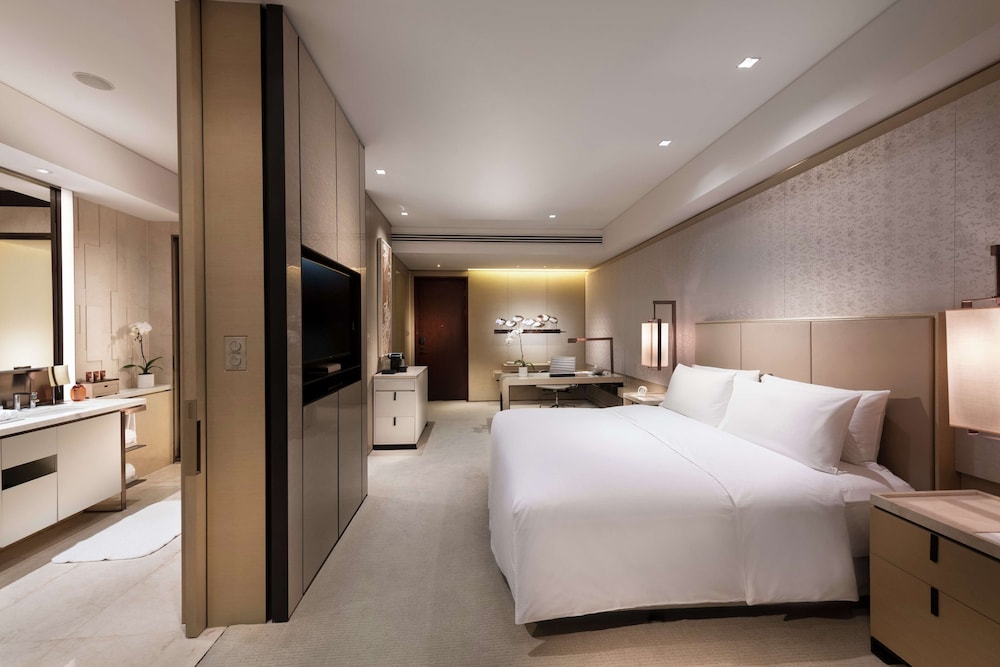Conrad Beijing 10/85