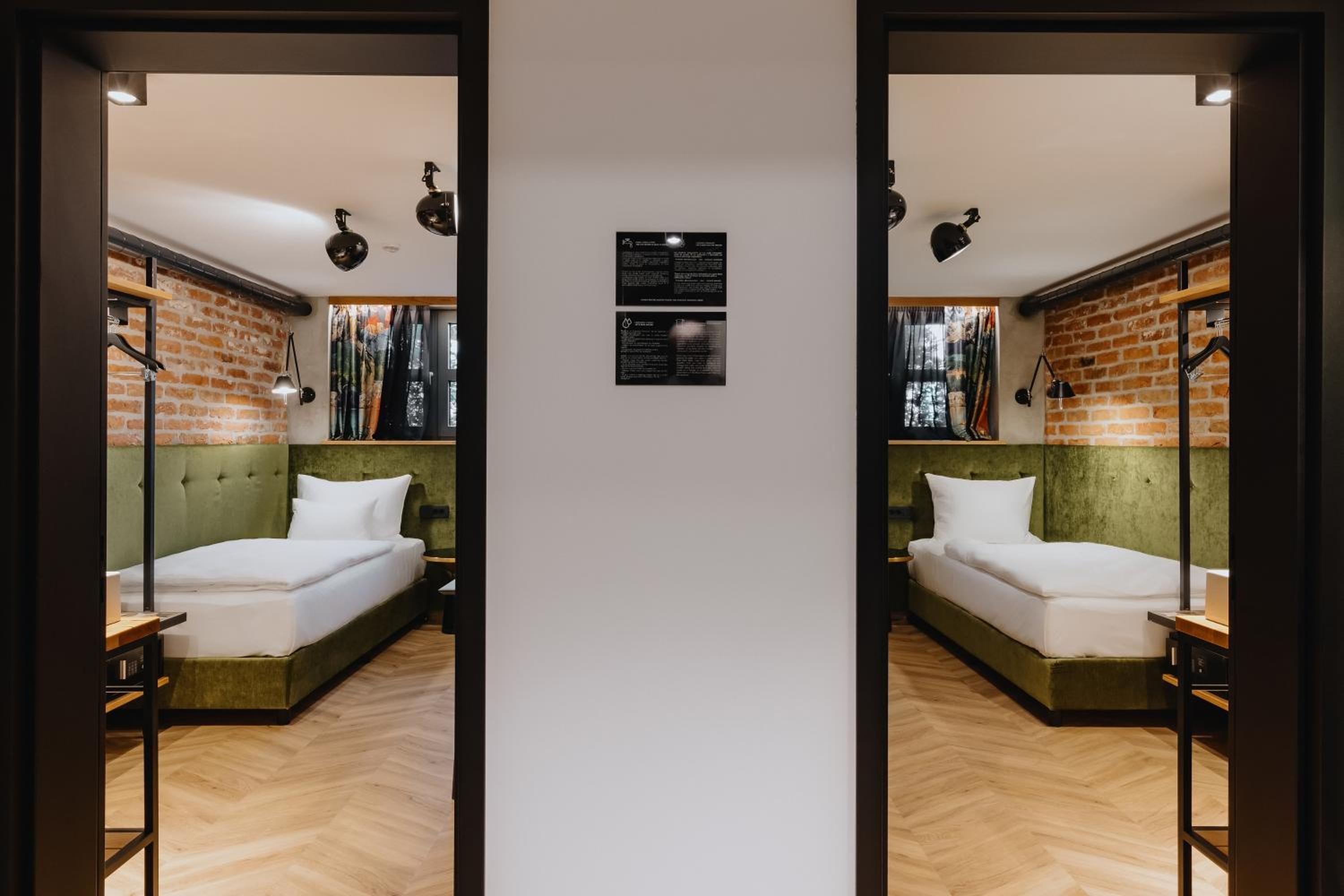 Comfort, Basement, Twin Beds