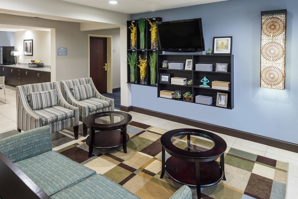 Microtel Inn & Suites by Wyndham Greenville / Woodruff Rd 17/28