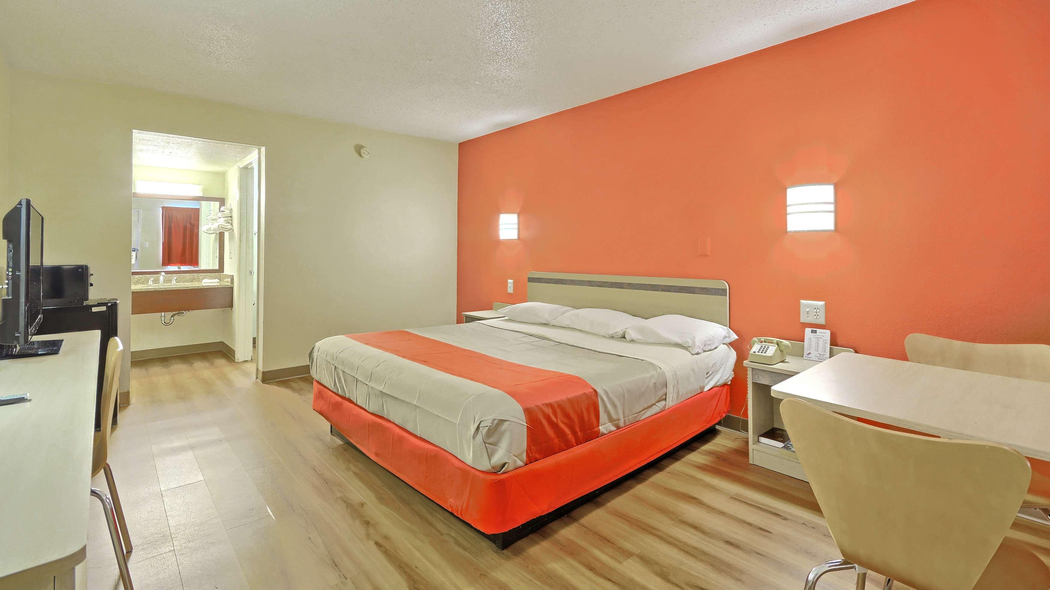Motel6 Maple Shade Township, NJ - Philadelphia - Mt Laurel 20/42