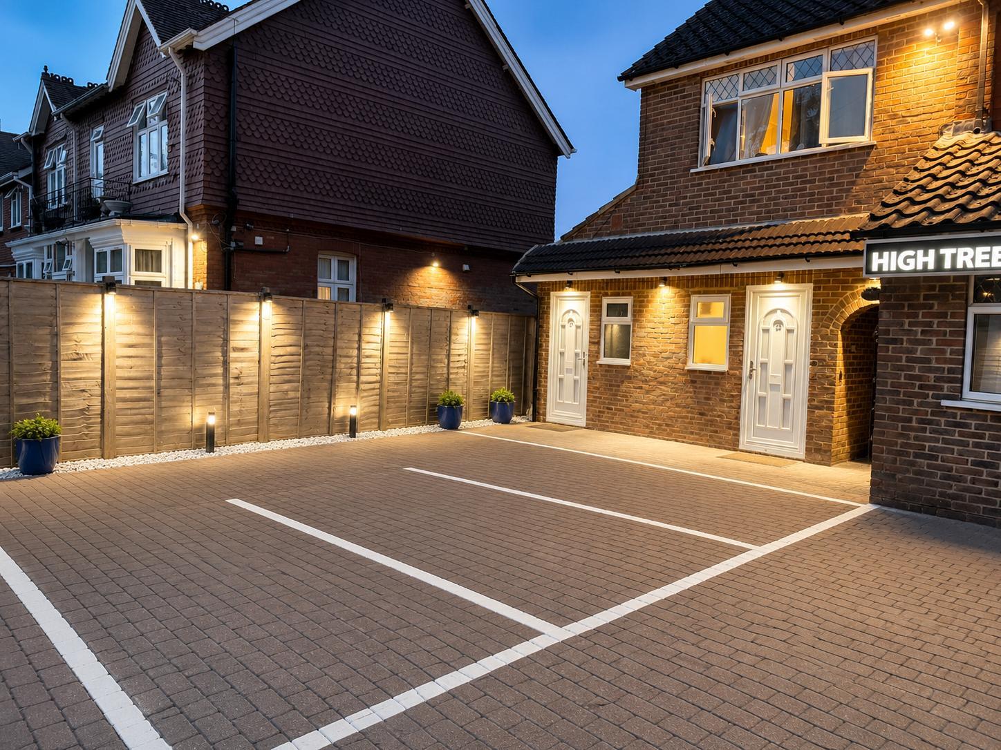 High Trees Guest House Gatwick 40/49