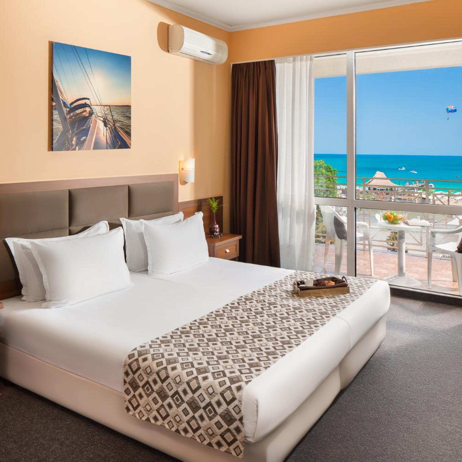 1 Bedroom, Suite, Balcony, Pool Access