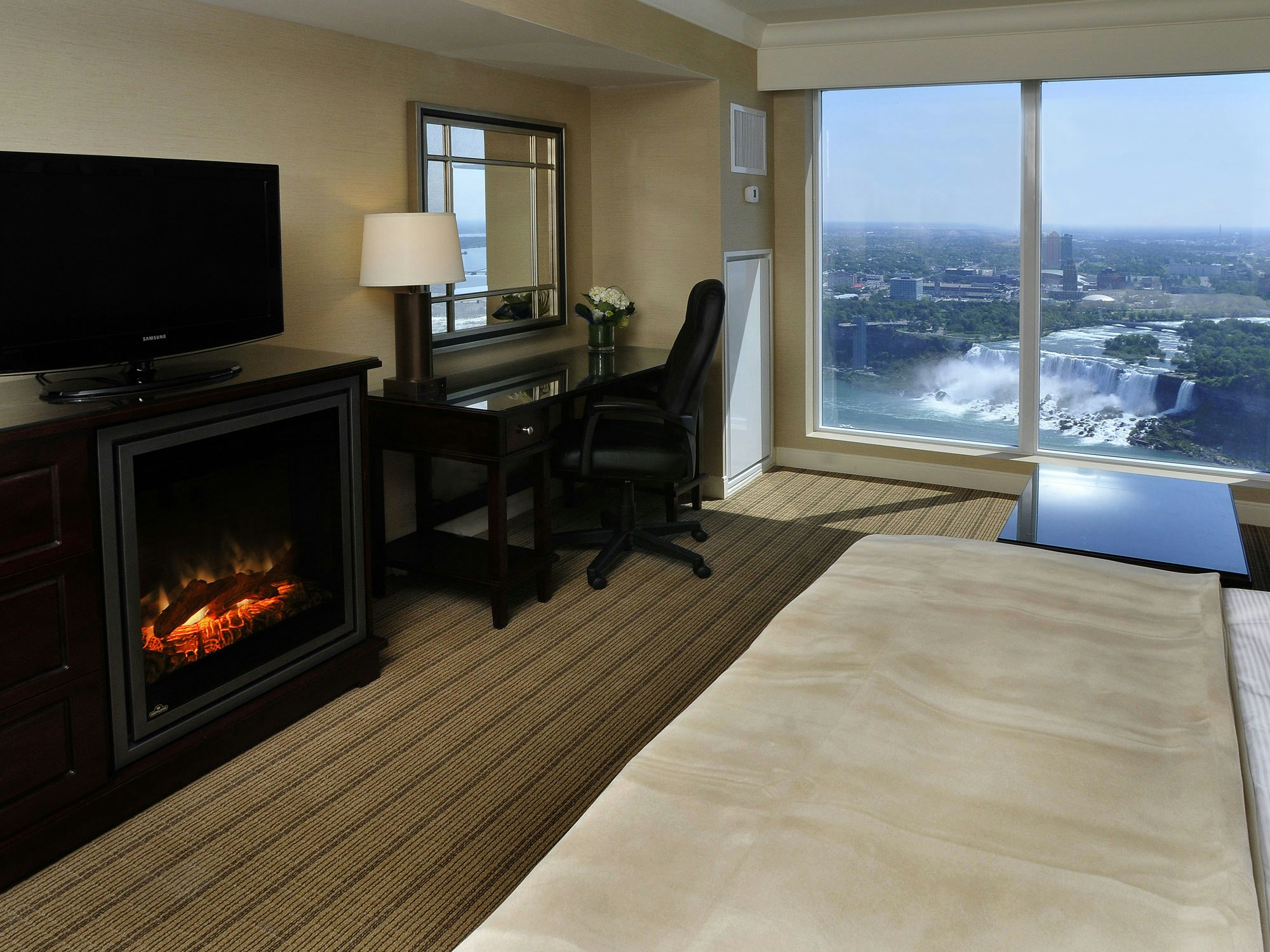 Hilton Niagara Falls/ Fallsview Hotel and Suites 35/49