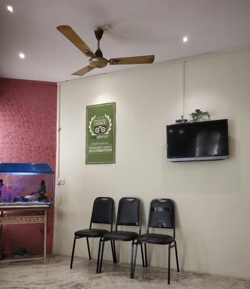 HOTEL AJAY INTERNATIONAL 38/46