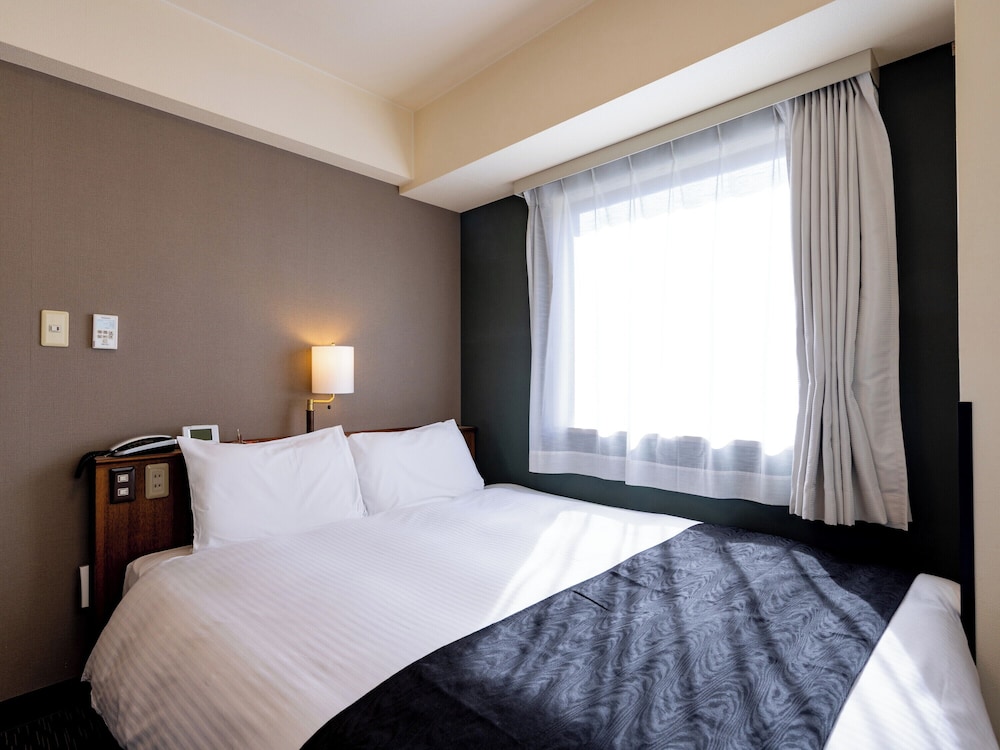 ROOM, QUEEN BED, SMOKING