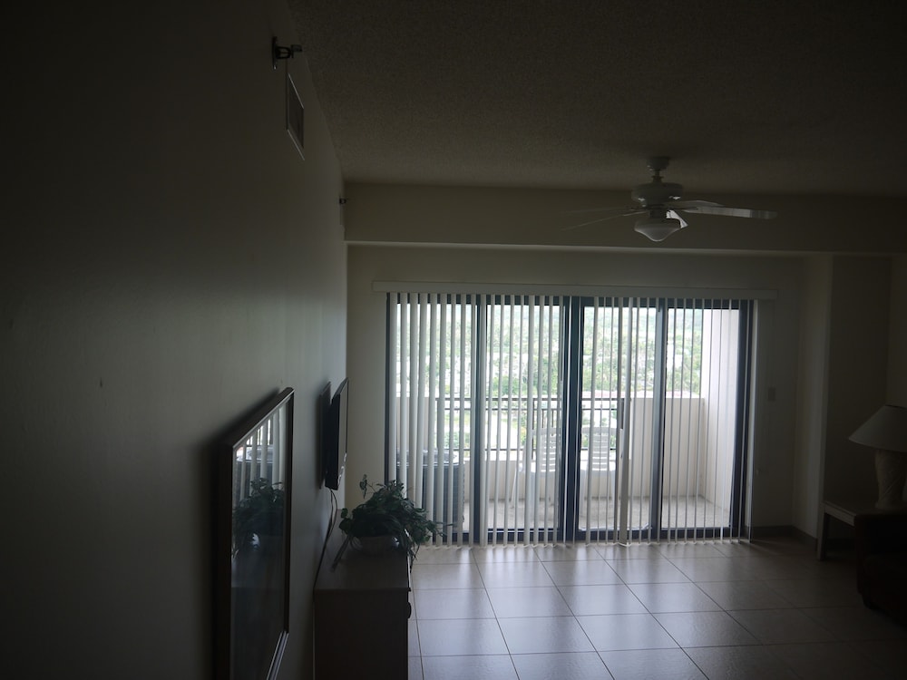 Aquarius Beach Tower 30/57