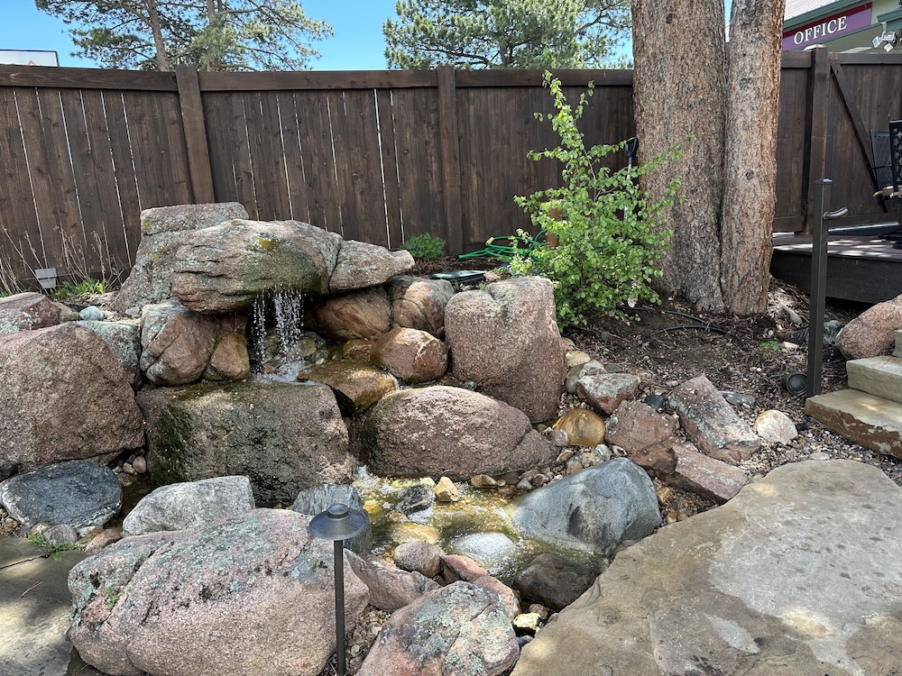Estes Mountain Inn 33/70