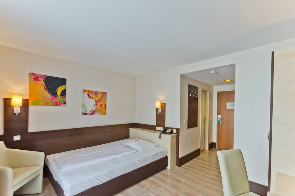 Astor Hotel 15/80