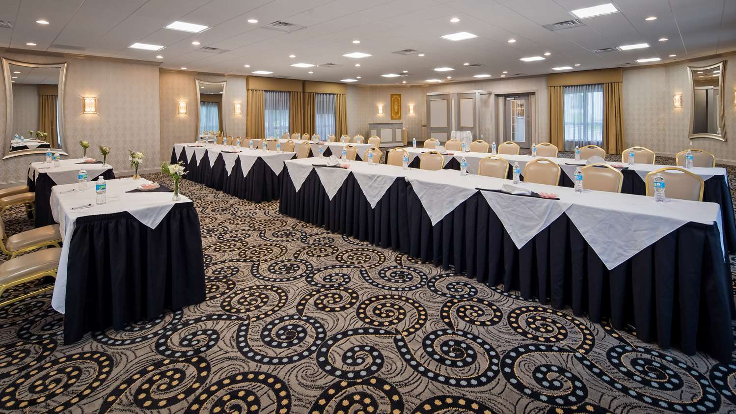 Best Western Plus Concordville Hotel 47/54