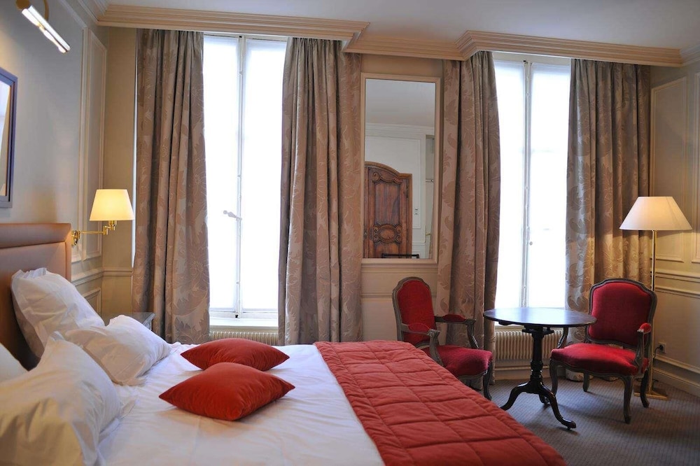Hotel De L'Universite 14/50