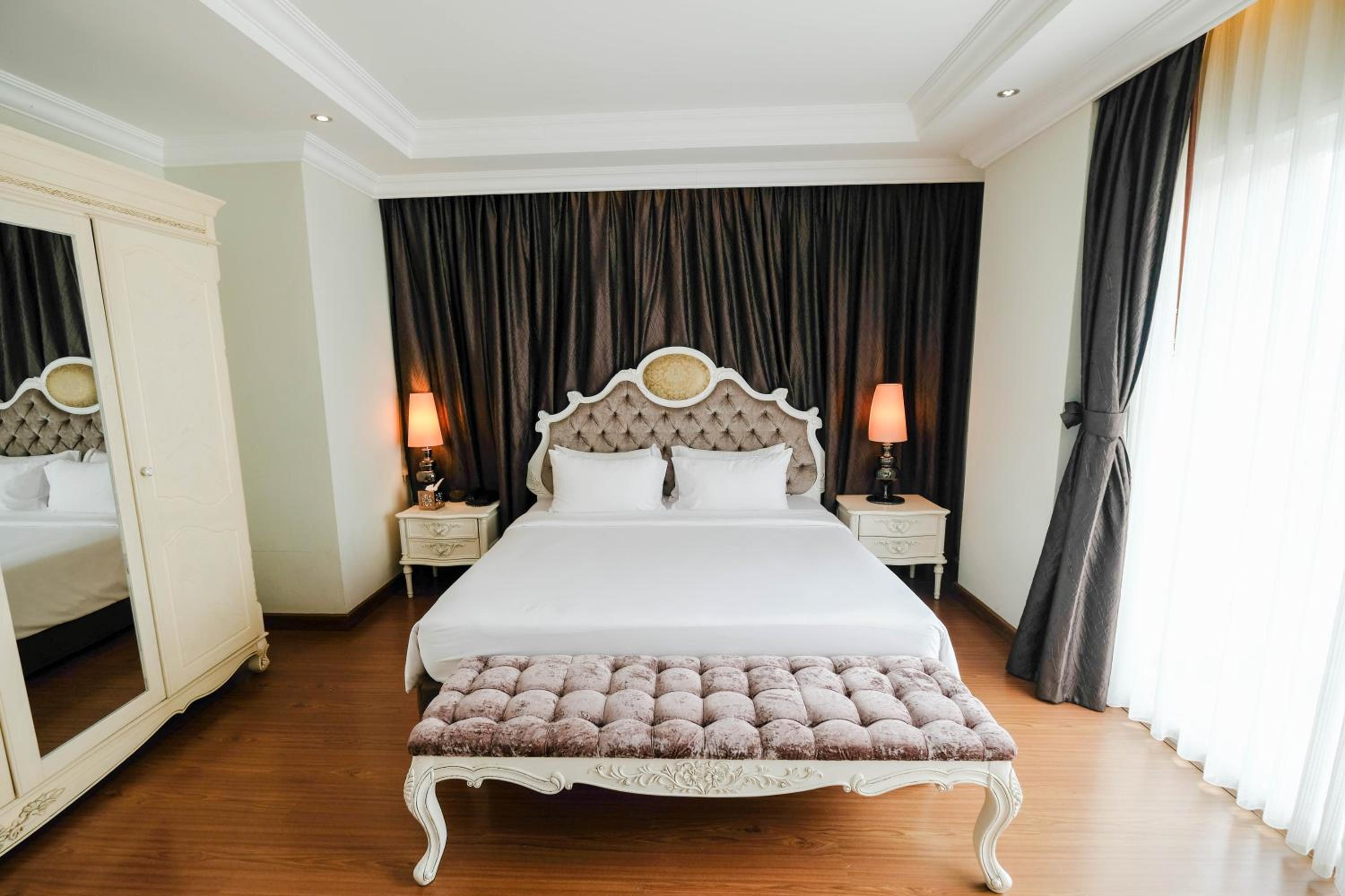 جناح بسرير كينج بغرفة نوم واحدة، LK Miracle Suite 4/10