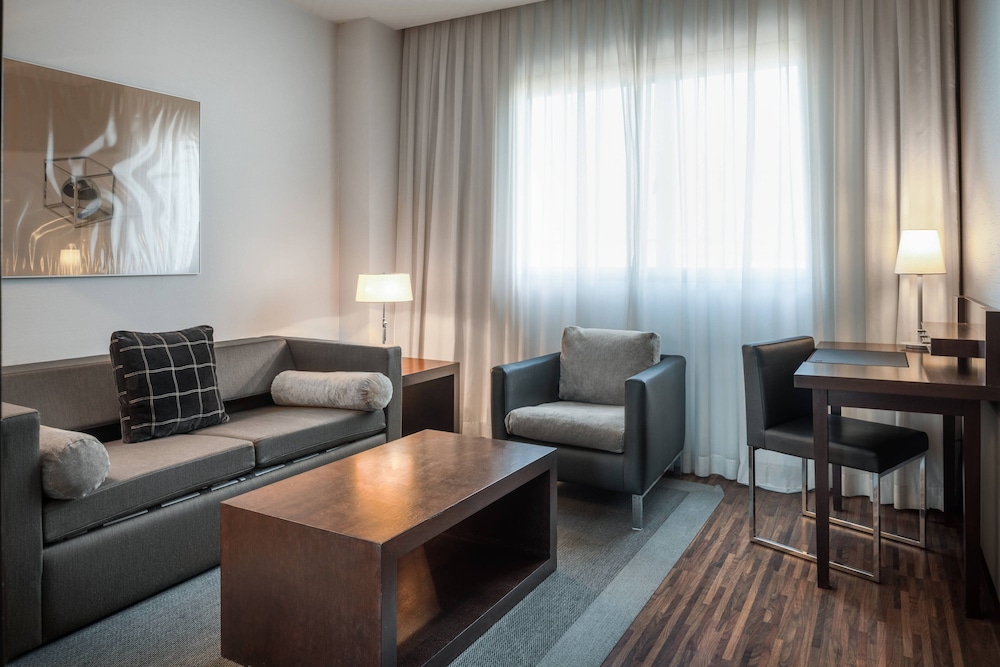 Ac Hotel Gijon 32/50