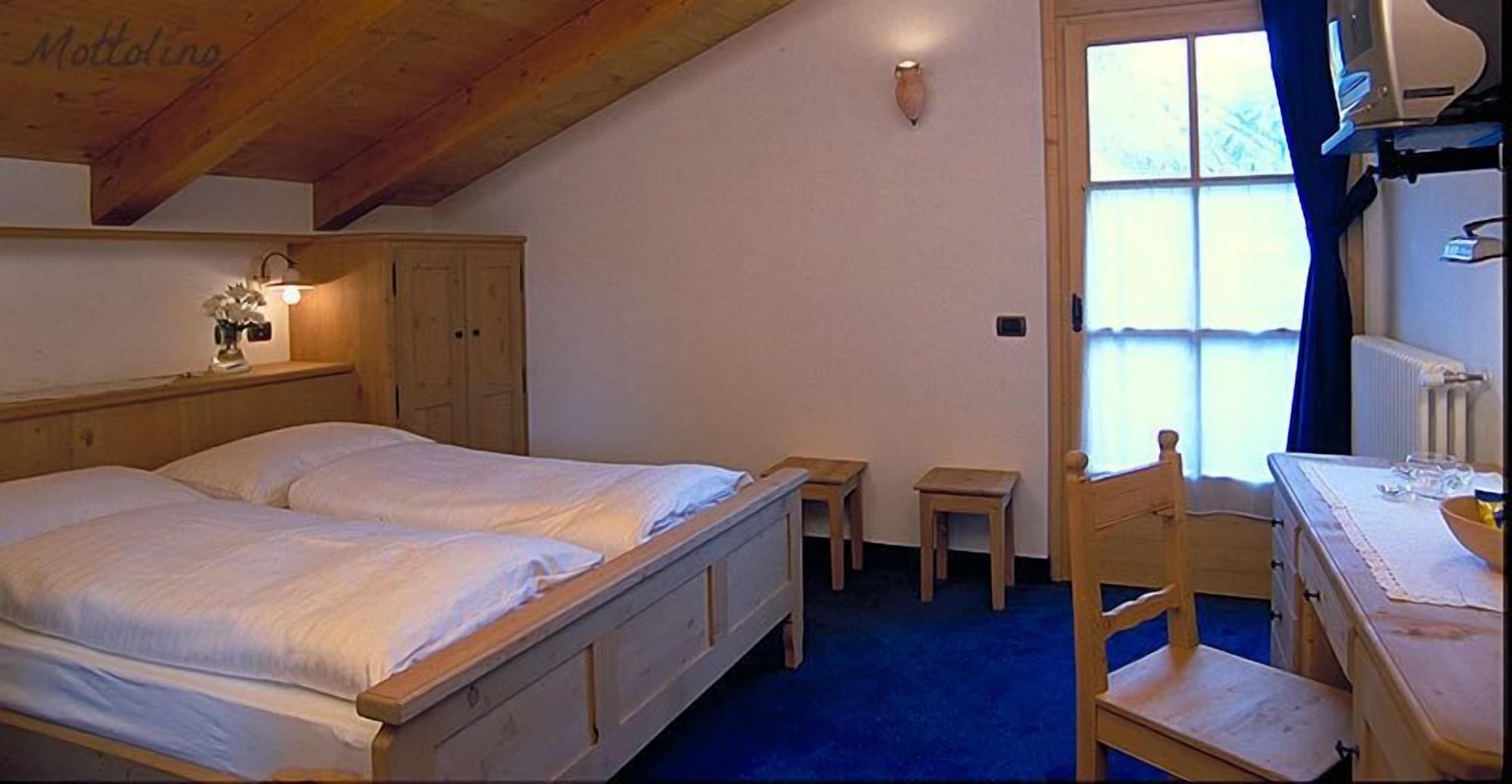 SUPERIOR, DOUBLE BED