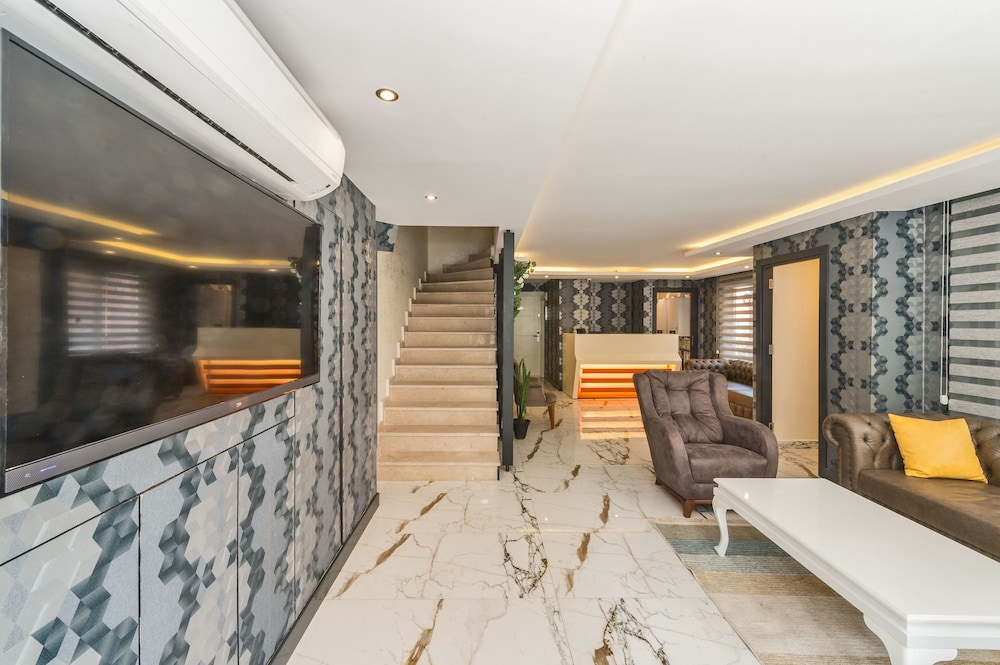 Gen Suites 29/50