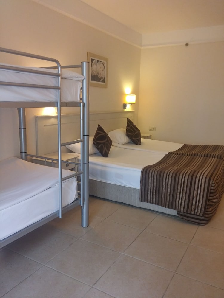 Champion Holiday Village All Inclusive 18/50