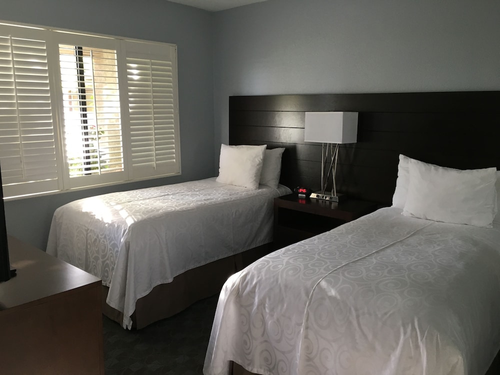 Getaways At Palm Springs Tennis Club 15/50