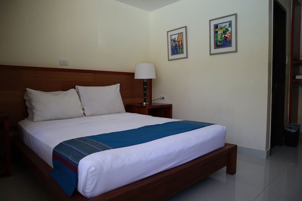 Domicilio Lorenzo Apartelle 7/71