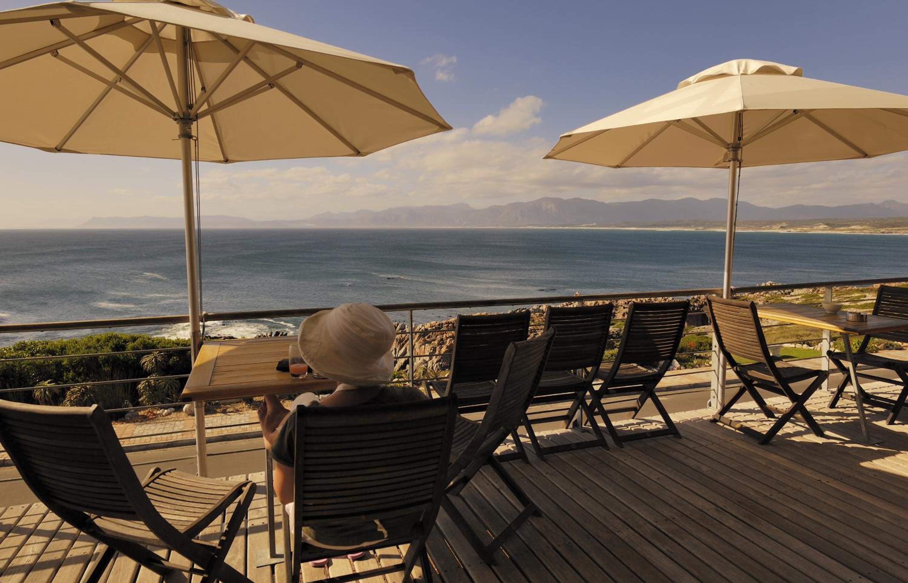 Whalesong Lodge 22/24