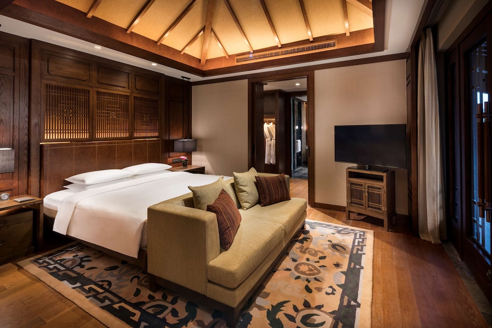 Jinmao Purelax Lijiang, The Unbound Collection By Hyatt 17/70