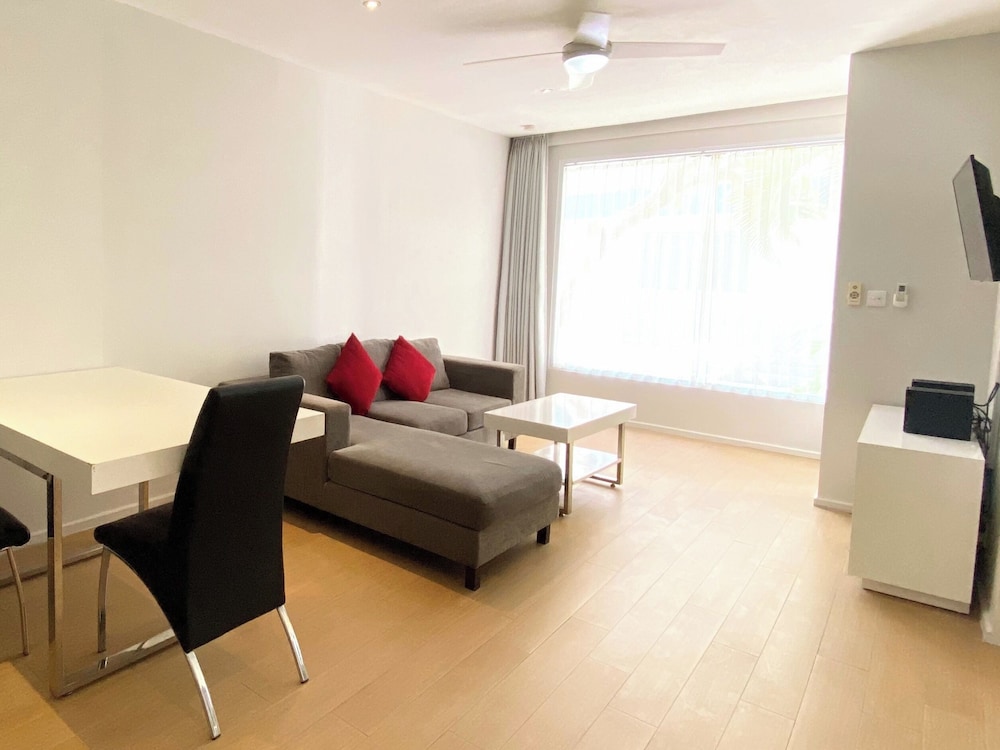 غرفة سوبيريور بسرير كينج بإطلالة على المسبح، Coast Boutique Apartments 5/7