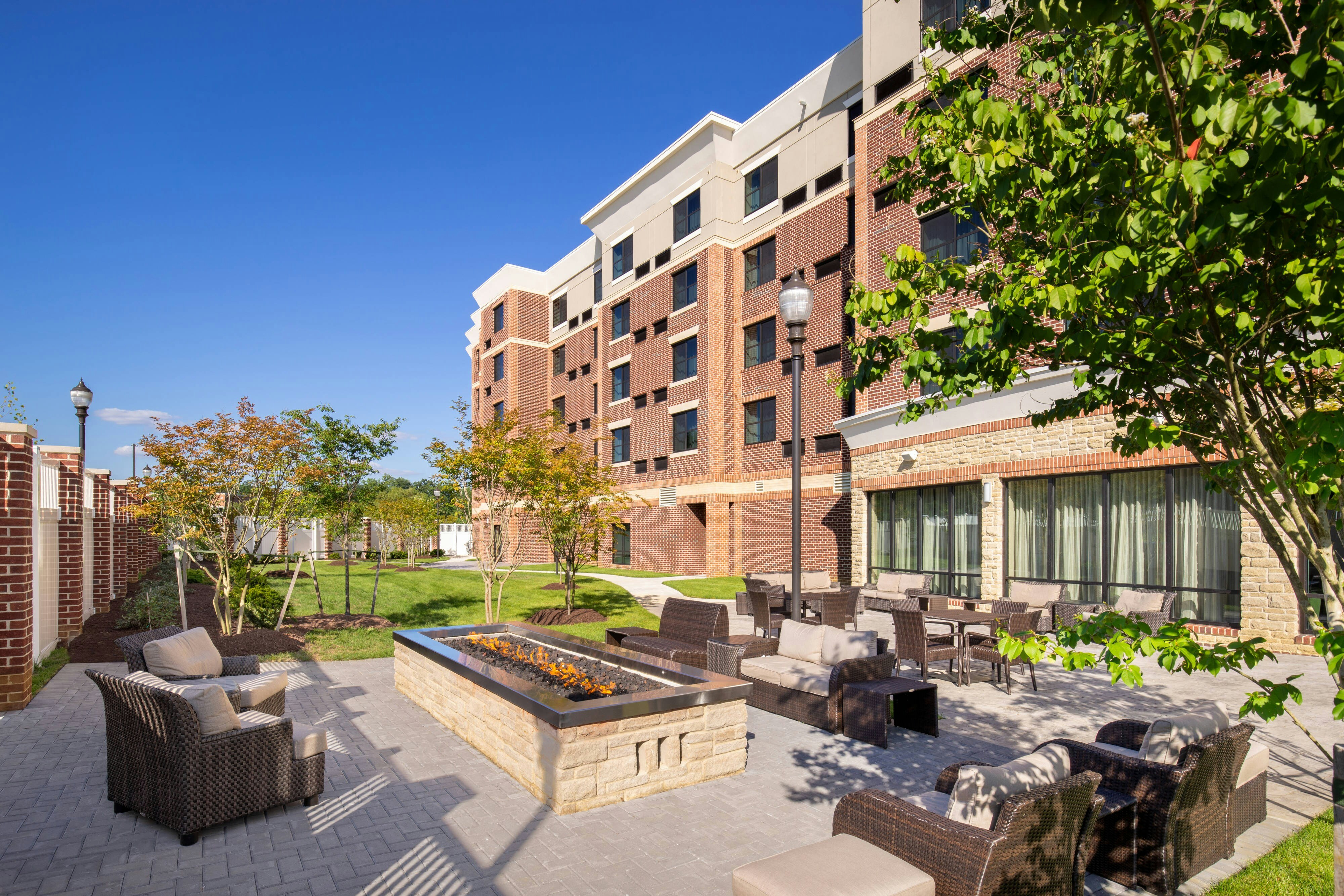Courtyard By Marriott Bowie 24/24