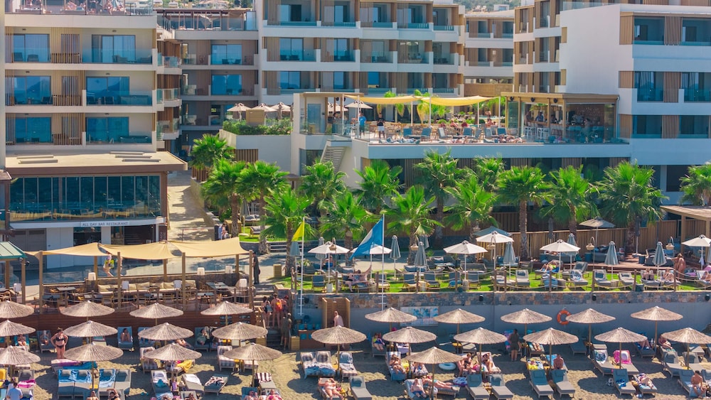 Akasha Beach Hotel and Spa 41/50
