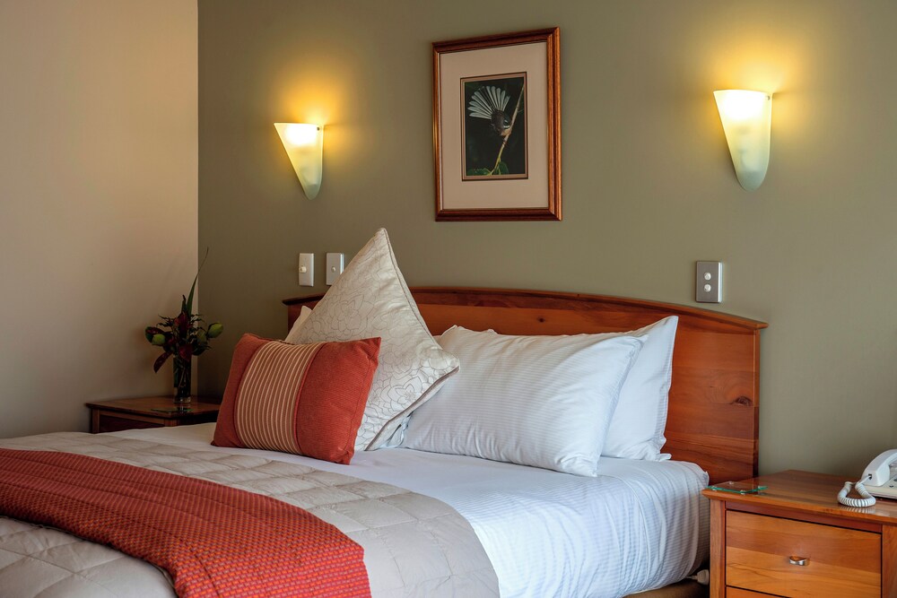 Lake Moeraki Wilderness Lodge 13/39