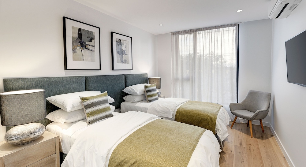 3 BEDROOMS, APARTMENT