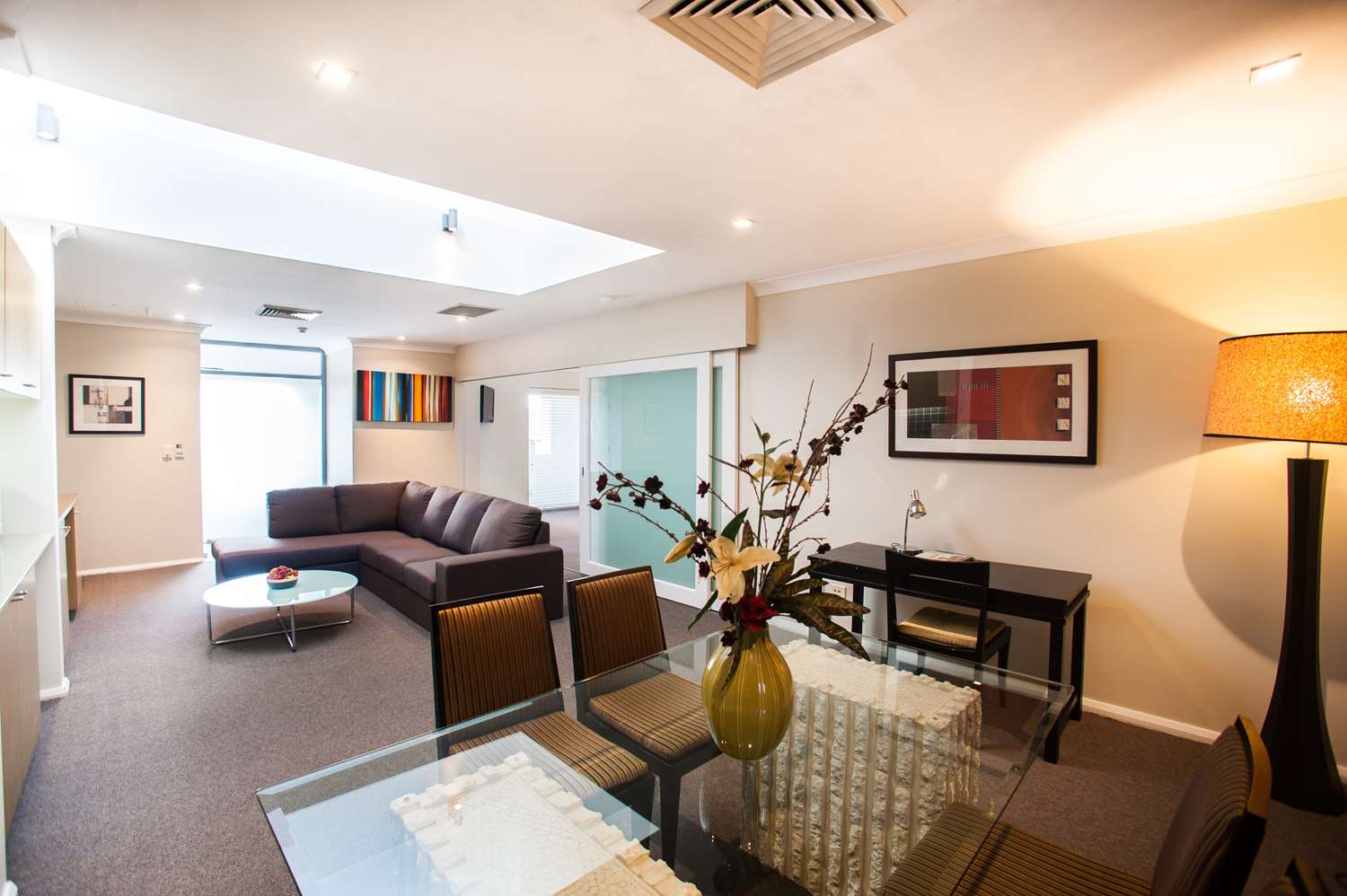 Ramada Hotel & Suites by Wyndham Sydney Cabramatta 11/21