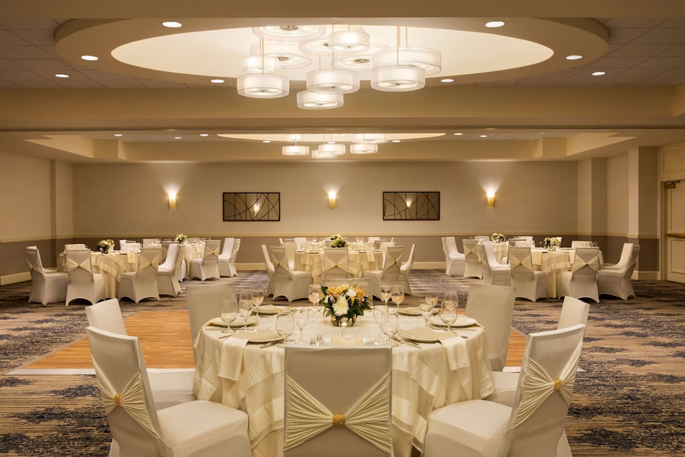 Embassy Suites by Hilton Boston Waltham 40/66