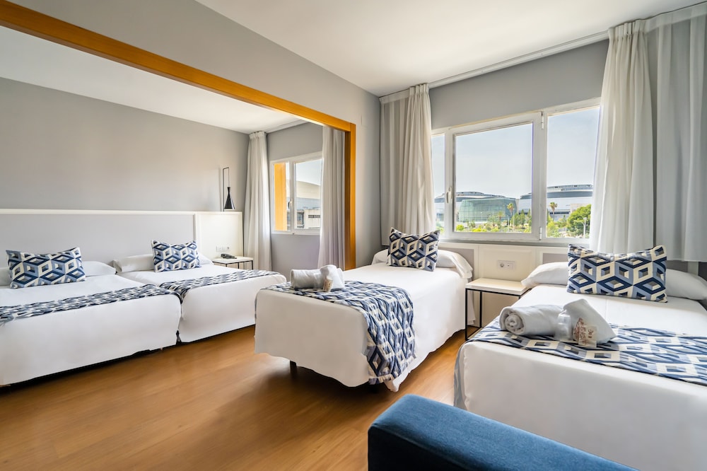 ROOM, TRIPLE