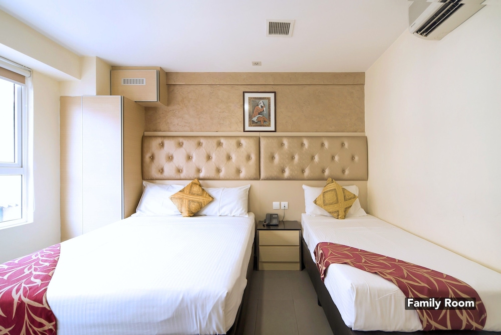 Sandpiper Hotel 25/50