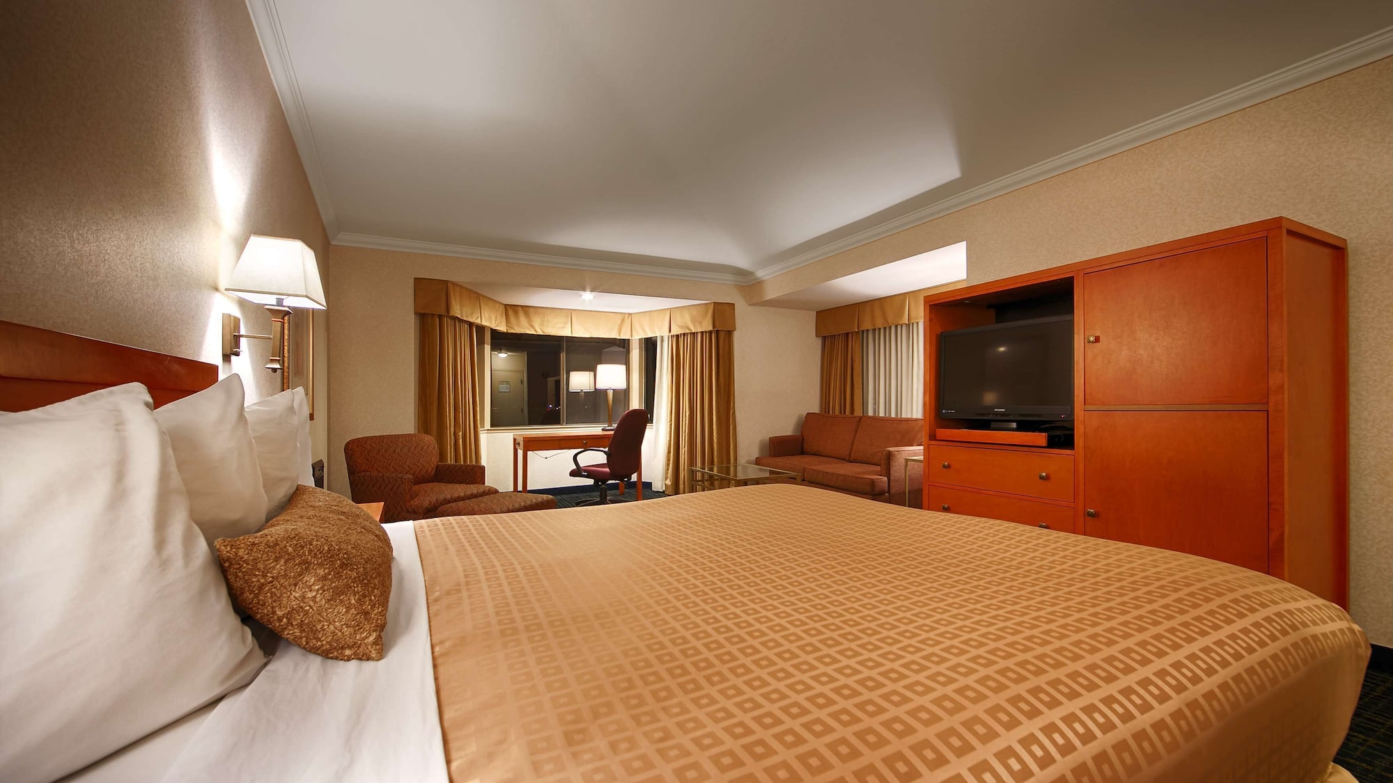 Standard, 2 Queen Beds, Pet Friendly