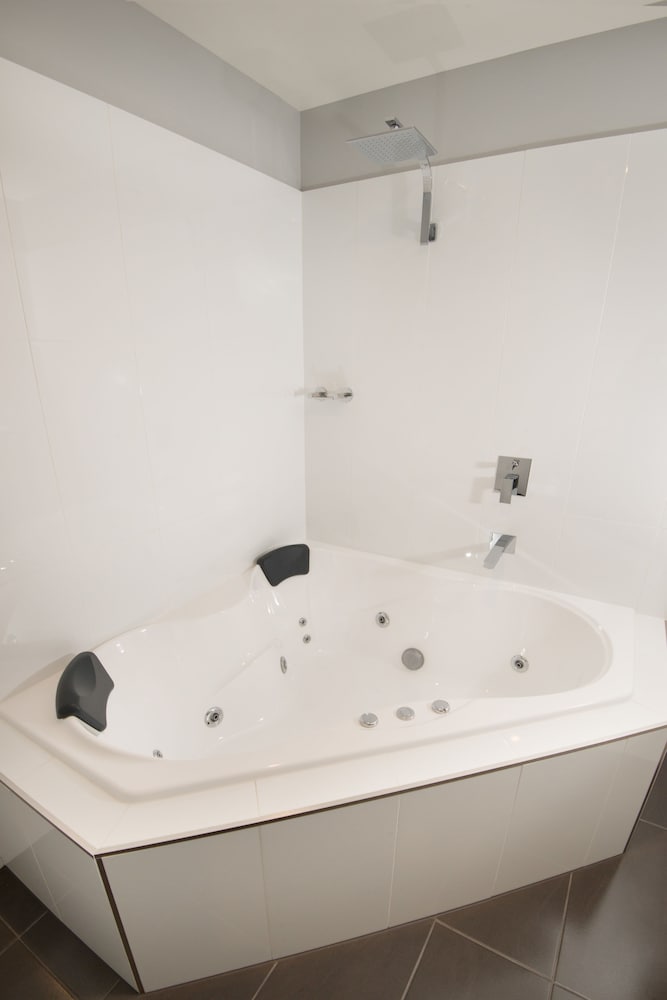 Mercure Warragul 67/67
