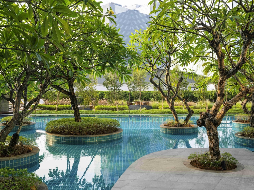 Swissotel Jakarta PIK Avenue 70/75