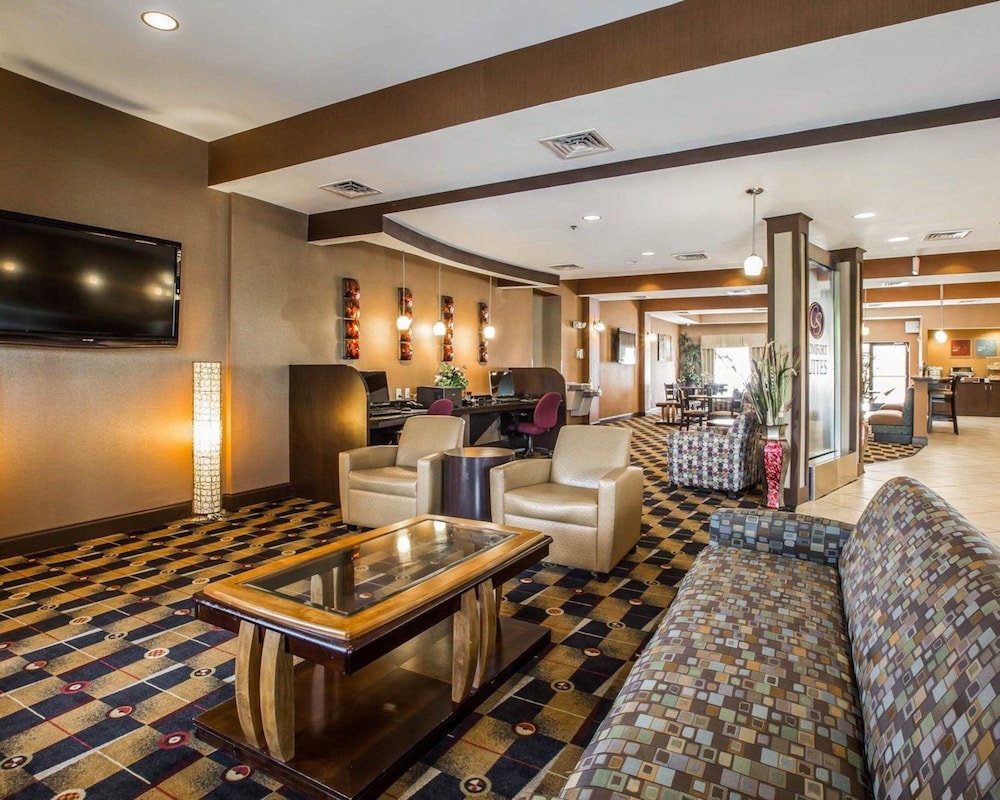 Comfort Suites At WestGate Mall 27/42