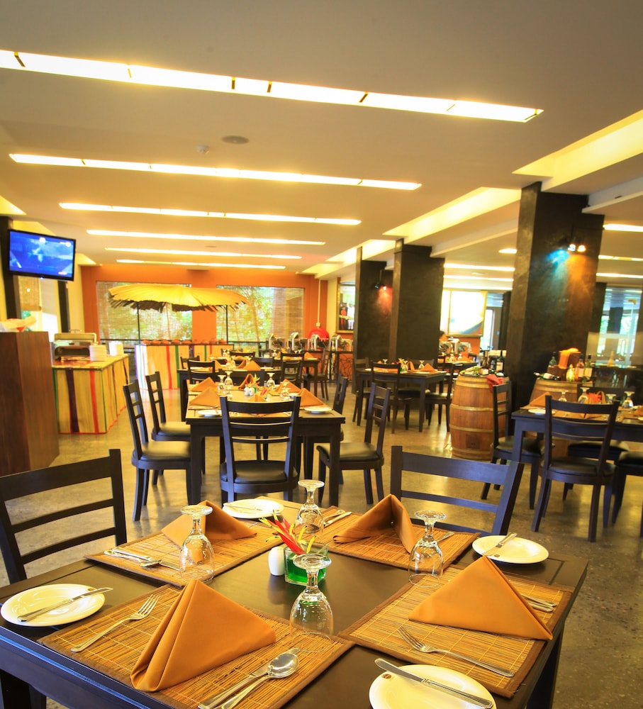 Grand Udawalawe Safari Resort 30/50